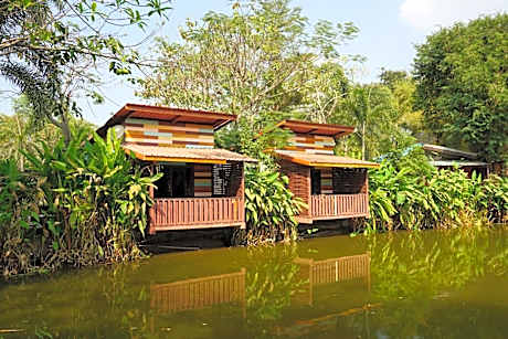 Paradise Resotel Saraburi