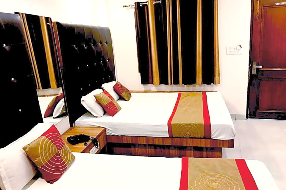 Hotel Crystal Deluxe @New Delhi Railway Station