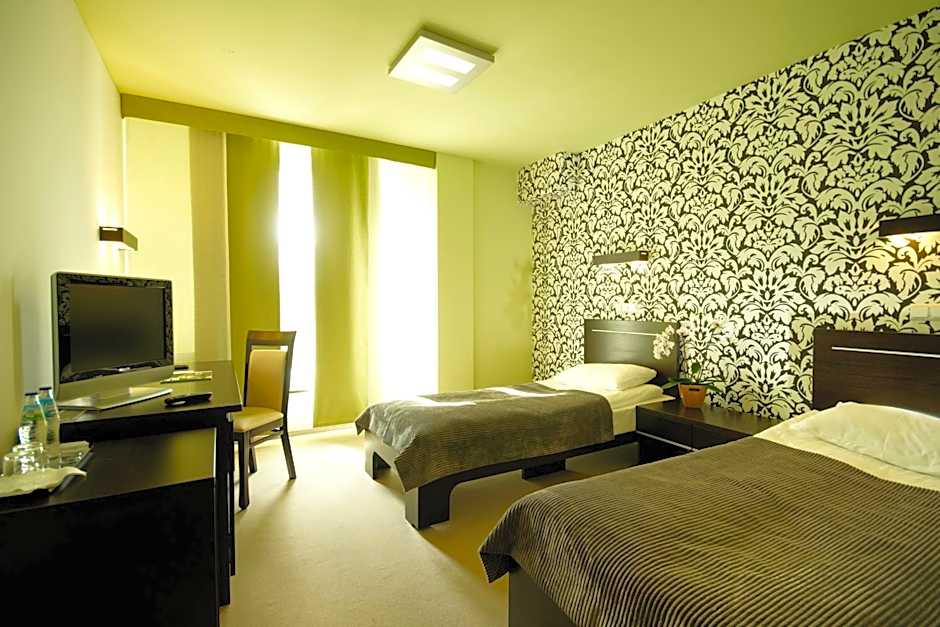 Hotton Hotel
