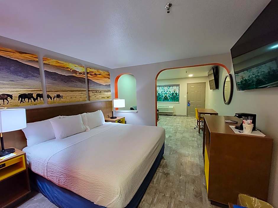 Days Inn by Wyndham Ruidoso Downs