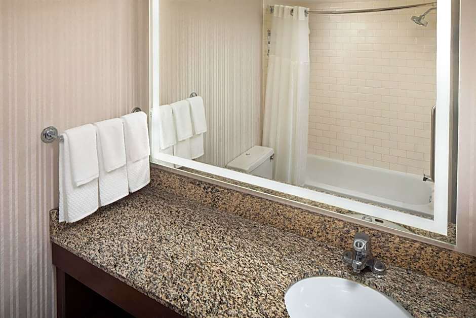 DoubleTree by Hilton Washington DC Silver Spring