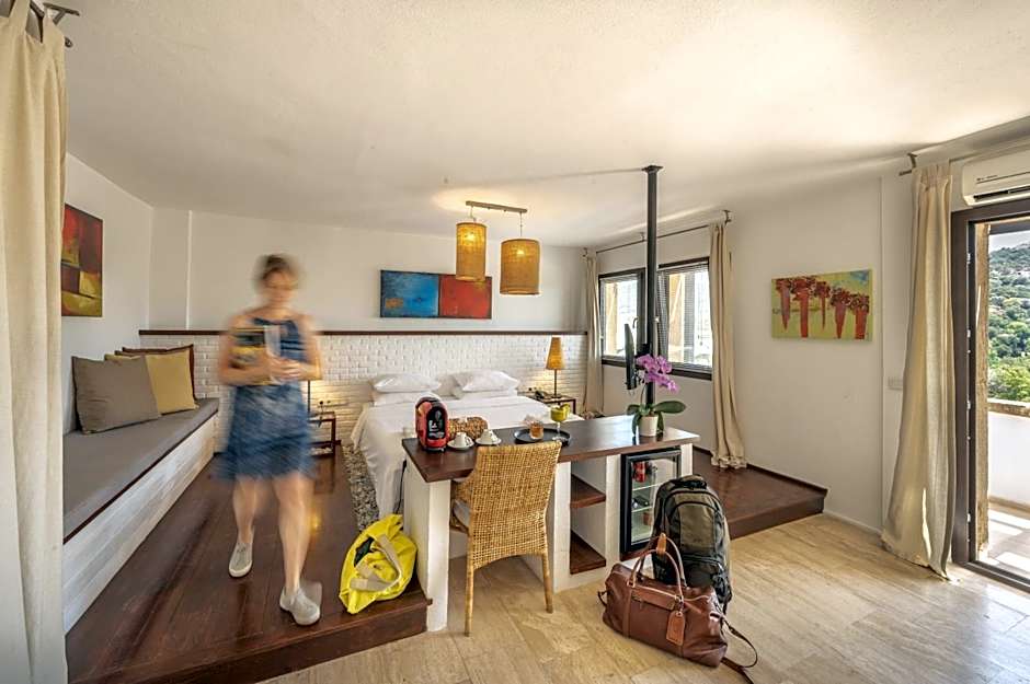 4reasons hotel + bistro | 12+