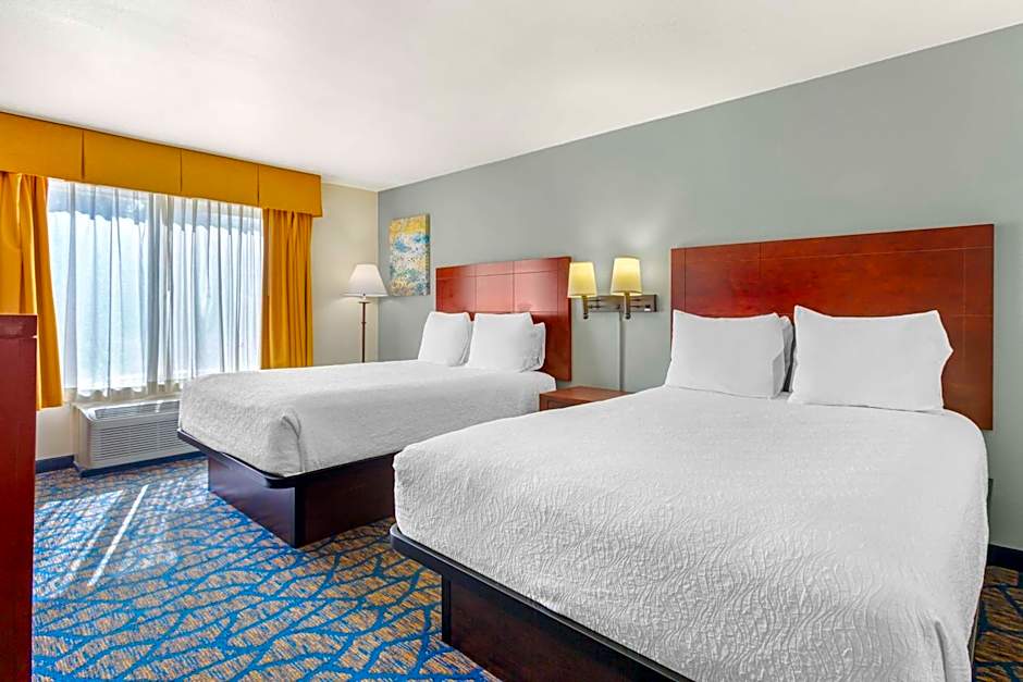 Best Western Plus Villa Del Lago Inn Patterson