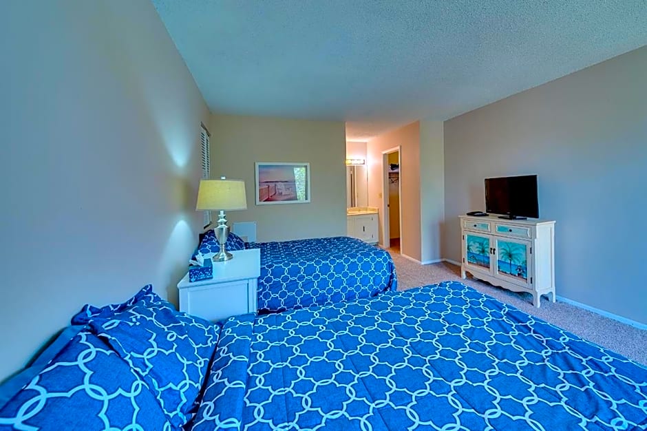 Siesta Key Beach - 2 Bedroom - 3 Beds - 3 Bathroom Duplex with Heated Swimming Pool