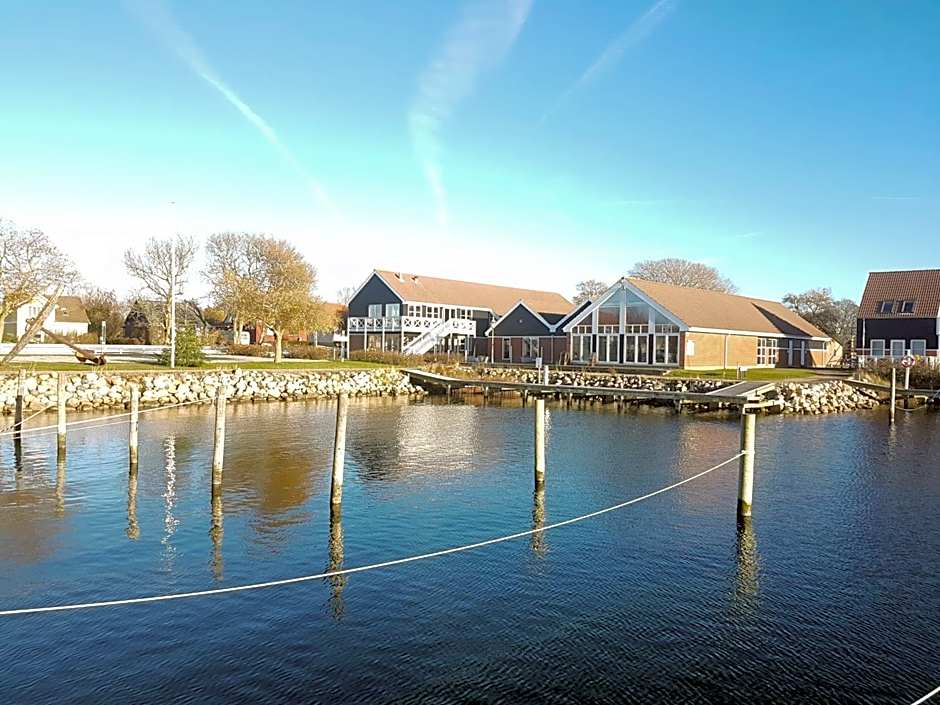 Klintholm Marina Park Cabins
