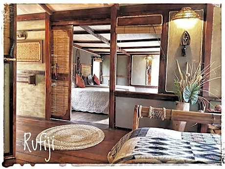 Chinderera Eco Lodge