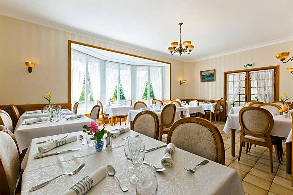 Hôtel Restaurant Le Grillon