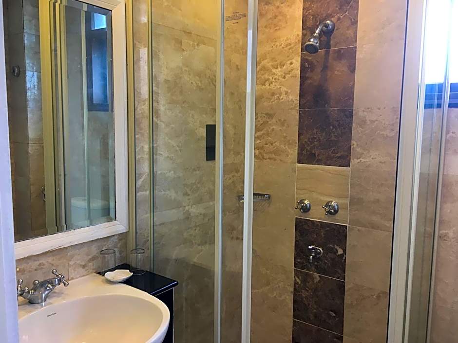 THE LAGOON WATER CHALET