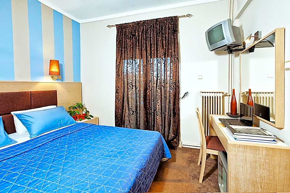 Anastassiou Hotel - Bike and motorcycle friendly hotel