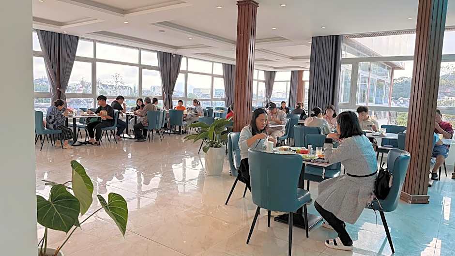 Nature Hotel - Pham Hong Thai
