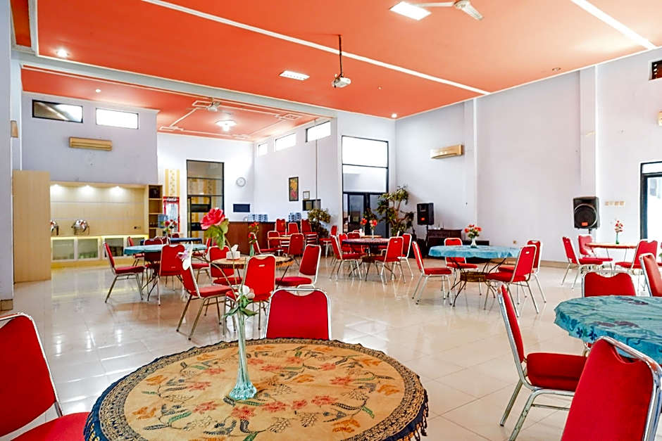 RedDoorz Plus Syariah near Stasiun Pekalongan 2