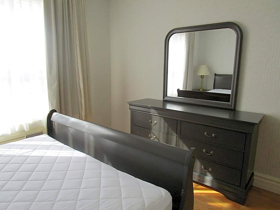 Claymore Inn and Suites