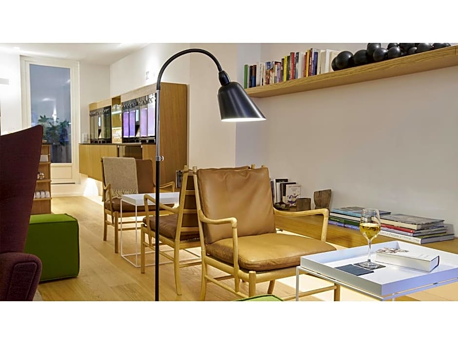 9Hotel Republique