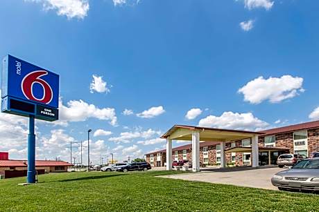 Motel 6 Omaha - Central