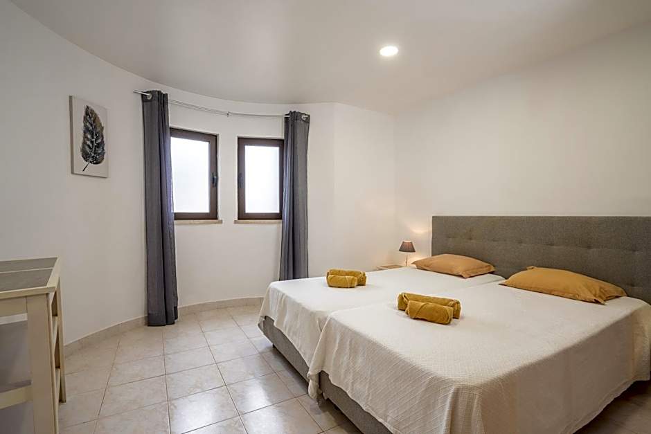 Apartamentos Vale de Carros by Umbral