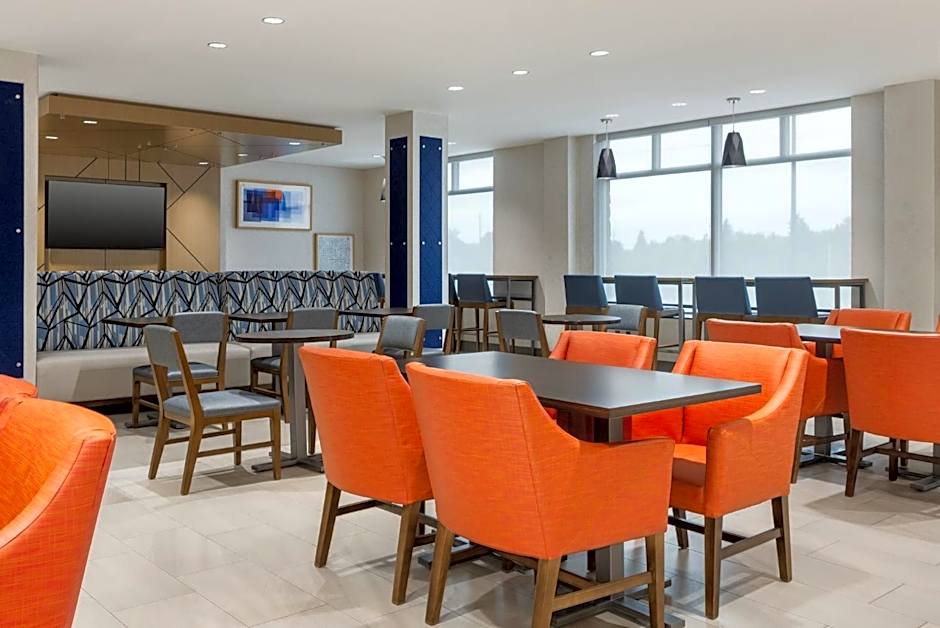 Holiday Inn Express & Suites Ottawa East-Orleans By IHG