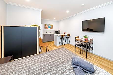 Queen Suite
