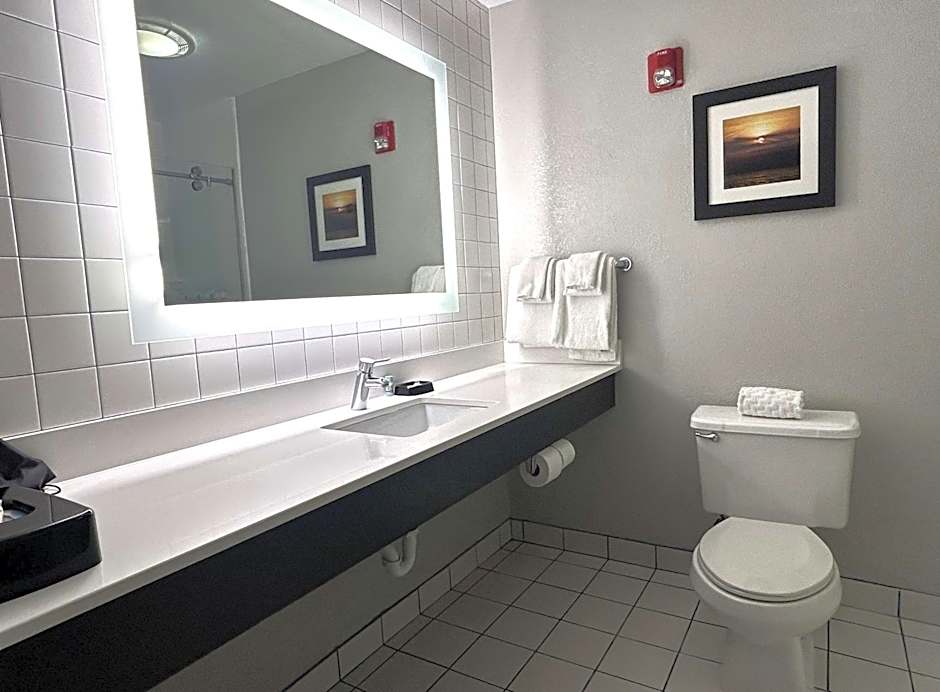 Best Western Erie Inn & Suites