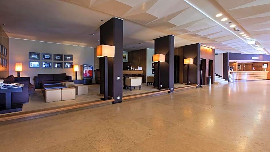 Carcavelos Beach Hotel
