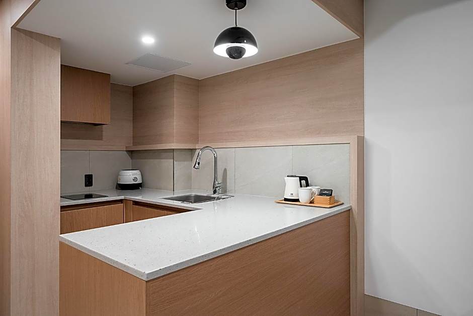 Geoje Mongdol Beach H Avenue Hotel