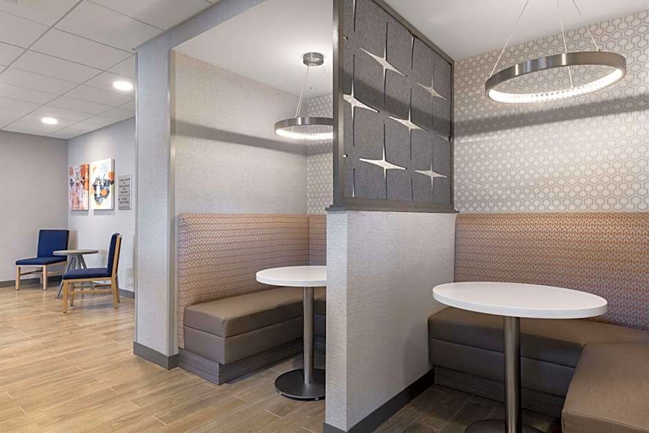 Hampton Inn By Hilton & Suites St. Charles Old Town Area, MO