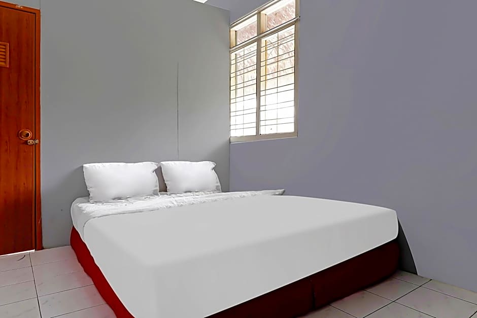 OYO Life 92694 Kost Nino