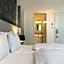 Hotel Mika Downtown