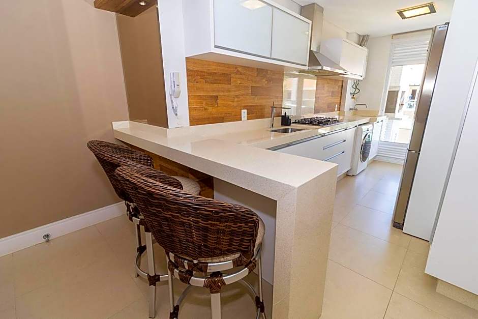 Boulevard 308B - Excelente cobertura em condomínio de luxo no centro de Bombinhas - Piscina - Jacuzzi - Academia - Portaria 24h - (Consultar serviços de roupa de cama e banho)