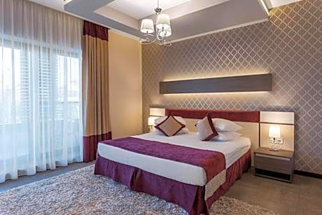Superior Double or Twin Room with Lake View and Balcony