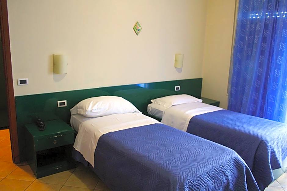 Hotel 106