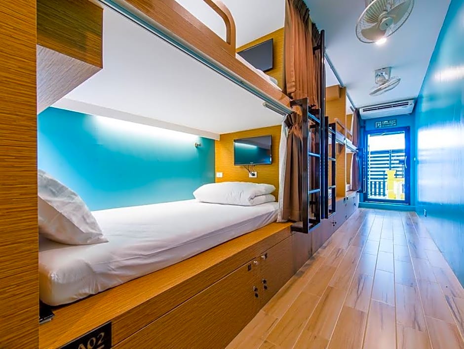 Matchbox Bangkok Hostel