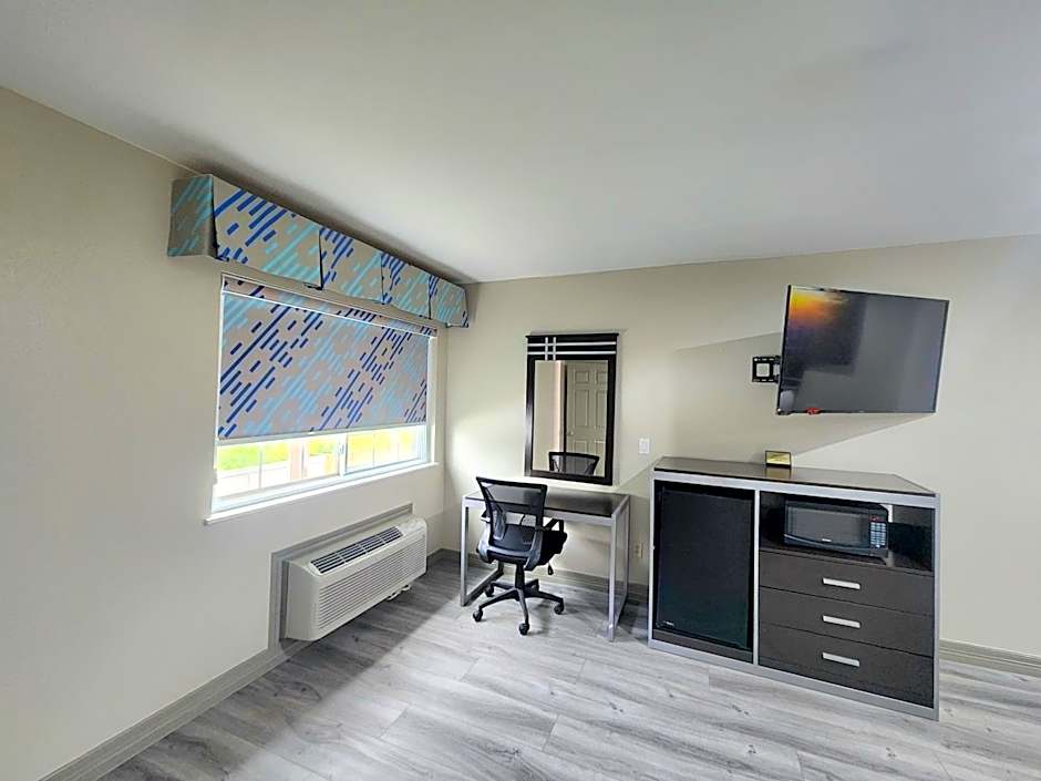 Days Inn by Wyndham Baytown TX