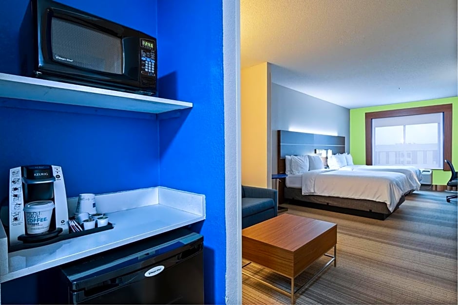 Holiday Inn Express Hotel & Suites Woodbridge by IHG