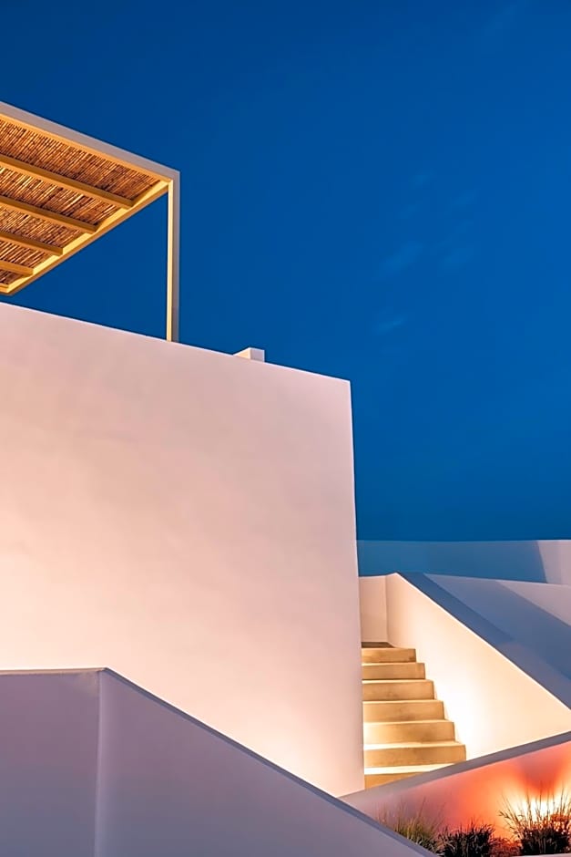 Blu Dot Tinos