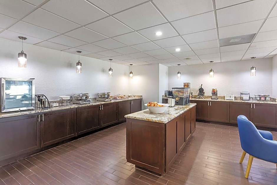 Comfort Inn Dallas North Love Field Airport