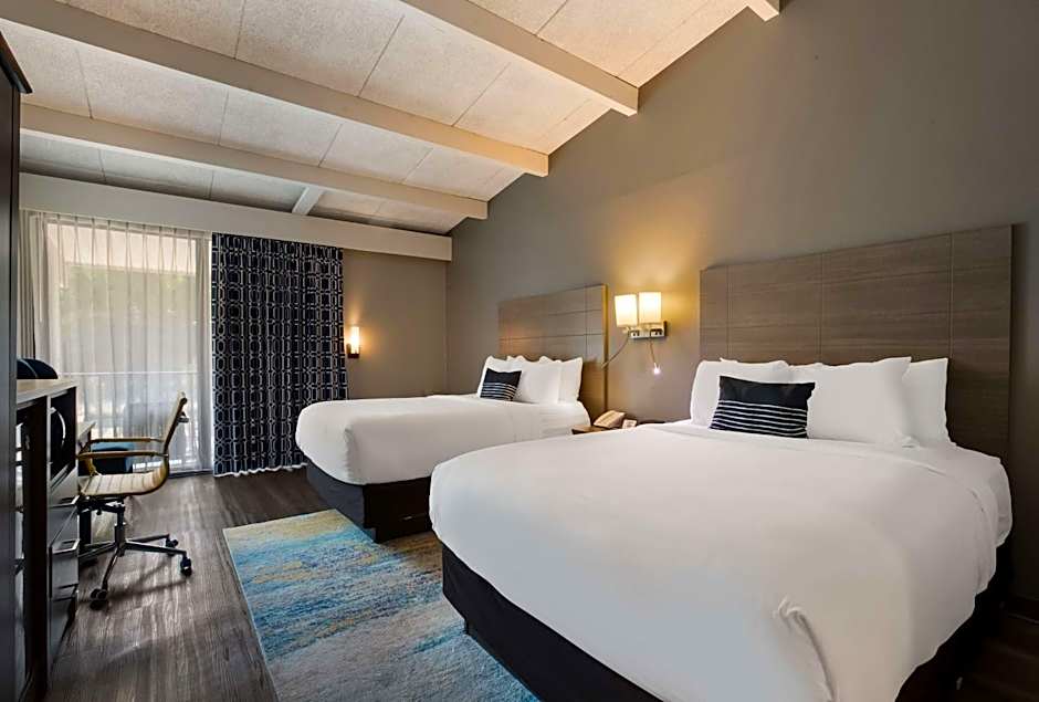 The Hub Middletown Red Bank, BW Signature Collection