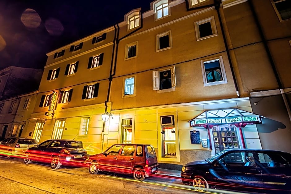 City point rooms & more