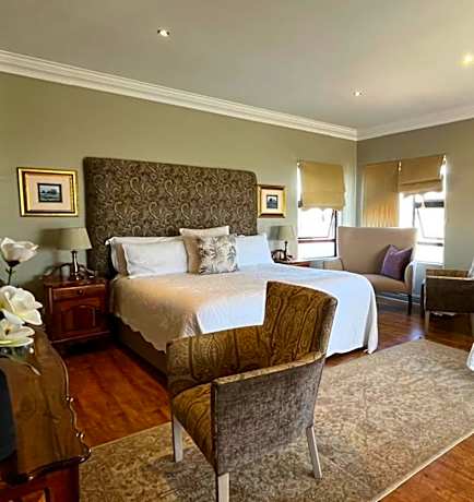 Deluxe King Suite