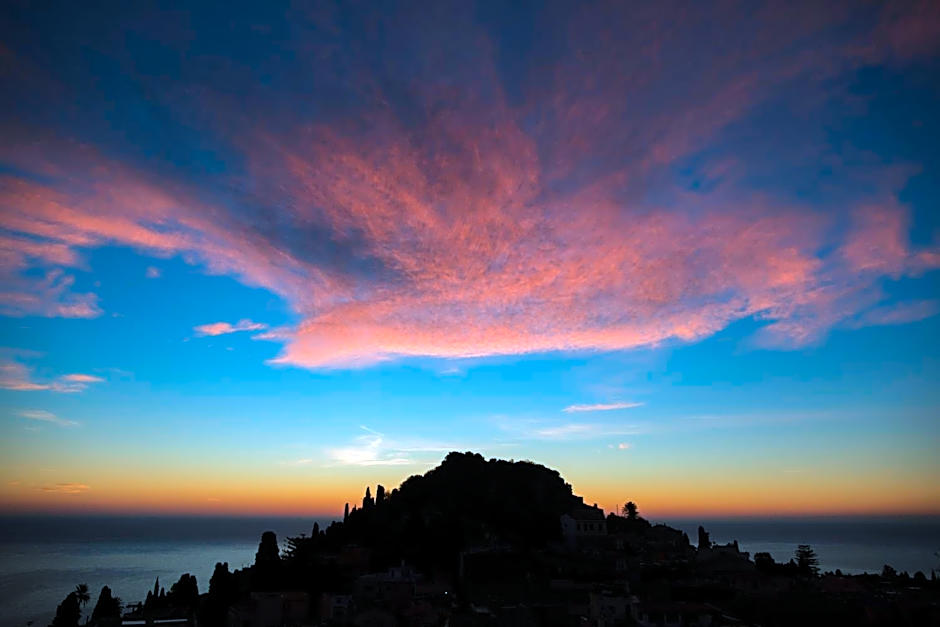 Tauromenion Guest House