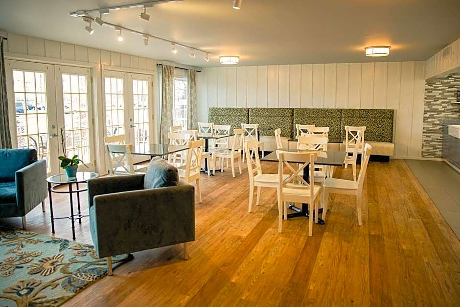 Harbor Town Inn
