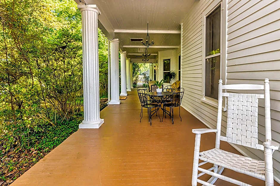 Veranda Historic Inn