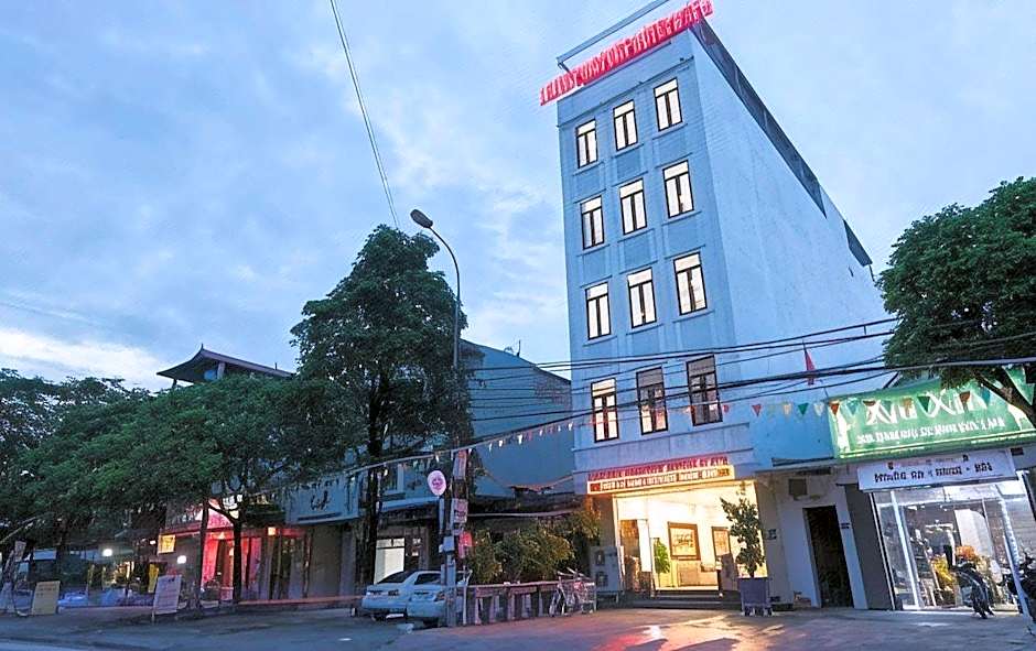 Luxury Airport Hotel & Spa