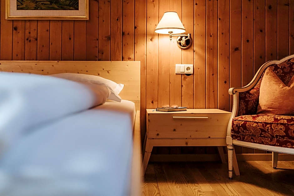 Residence Obermoarhof - Family Apartments with Pool & Playground