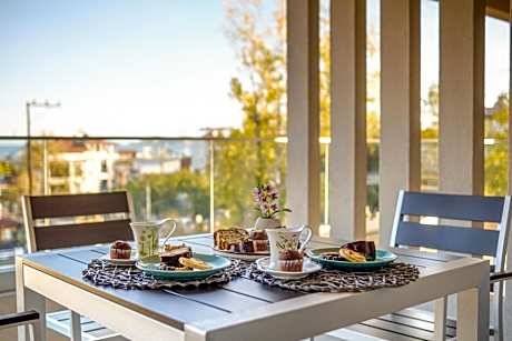 Aura Luxury Suites - Olympiada Seaside Getaways