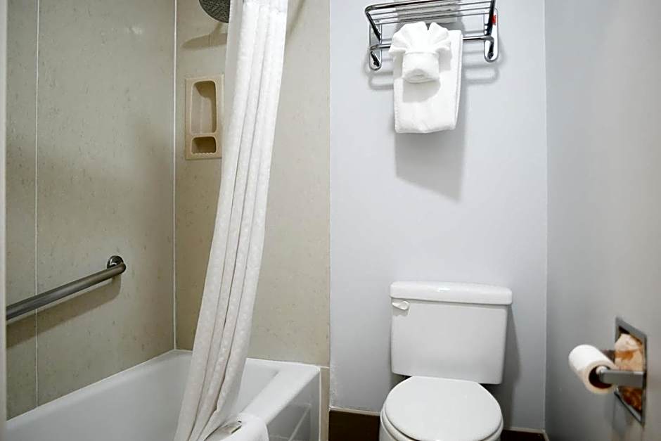 Days Inn by Wyndham West Covina