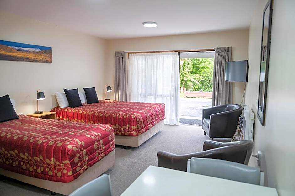 ASURE Aspiring Court Motel