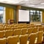 Hilton East Brunswick