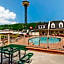 Econo Lodge Inn & Suites At The Conference Center