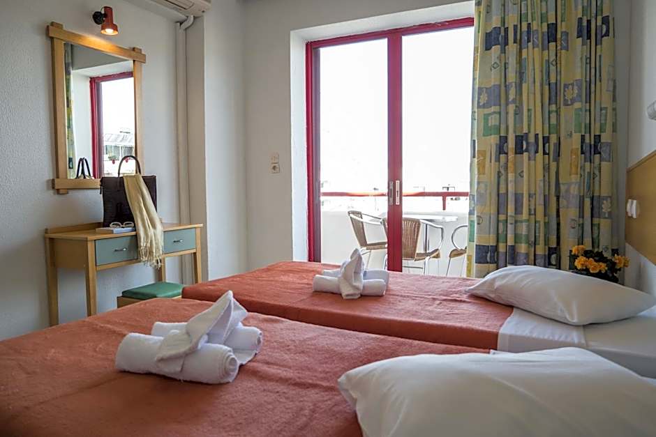 Erato Studios & Apartments