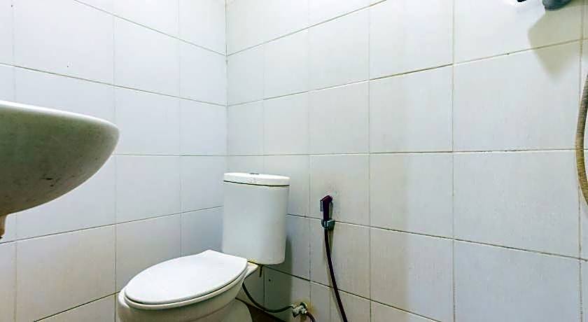 RedDoorz @ Sparkling Hotel near Stasiun Gubeng Surabaya